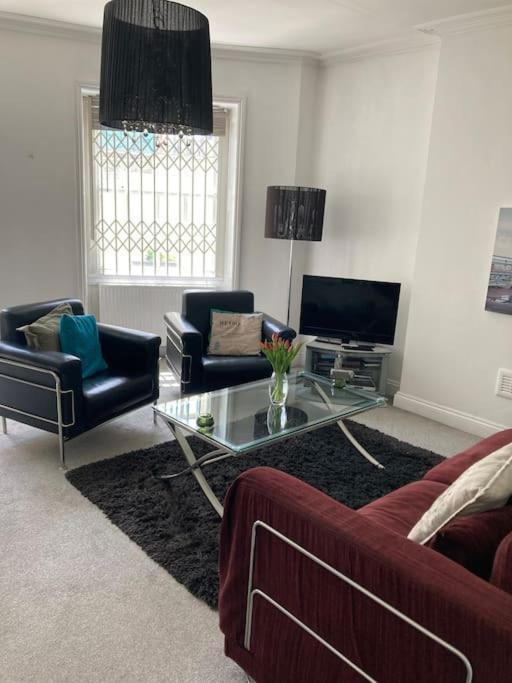 Regency Brighton Seafront Apartment Екстер'єр фото